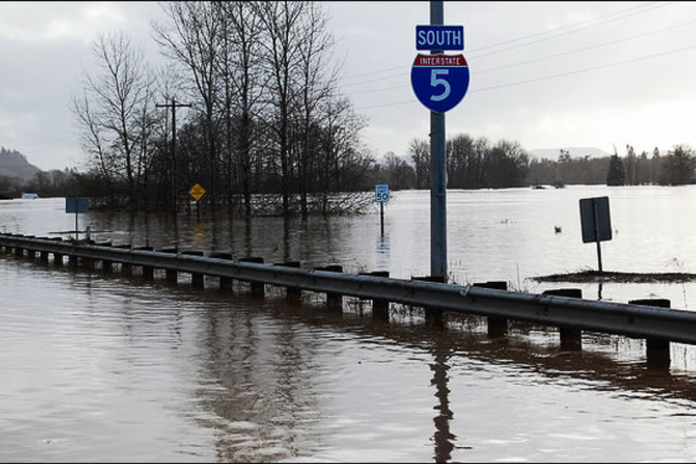 وضعیت اضطراری در واشنگتن در پی بارش‌های سیل‌آسا