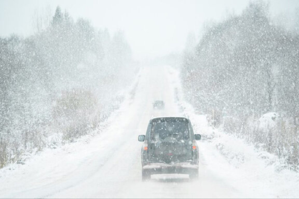 گزارش تازه از بارش باران و برف، مه و ترافیک در آزادراه‌ها