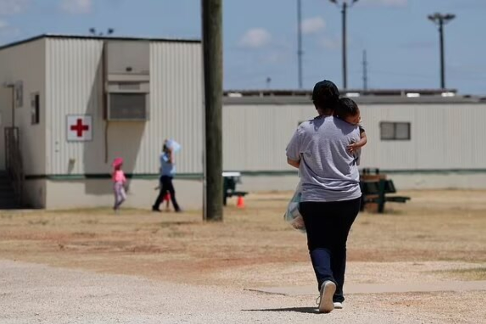 چرا  مهاجران وزیر امنیت داخلی آمریکا را بی خواب کرده است؟