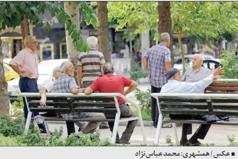 راهکار ساده برای خواب بهتر سالمندان؛ نوردرمانی چه تاثیری دارد؟