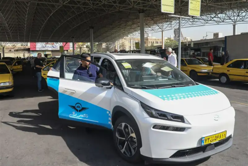 ثبت‌نام 1400 متقاضی تاکسی برقی در تهران