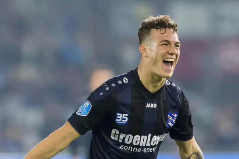 پرسپولیس به دنبال مهاجم تمام کننده/ گزینه کیست؟