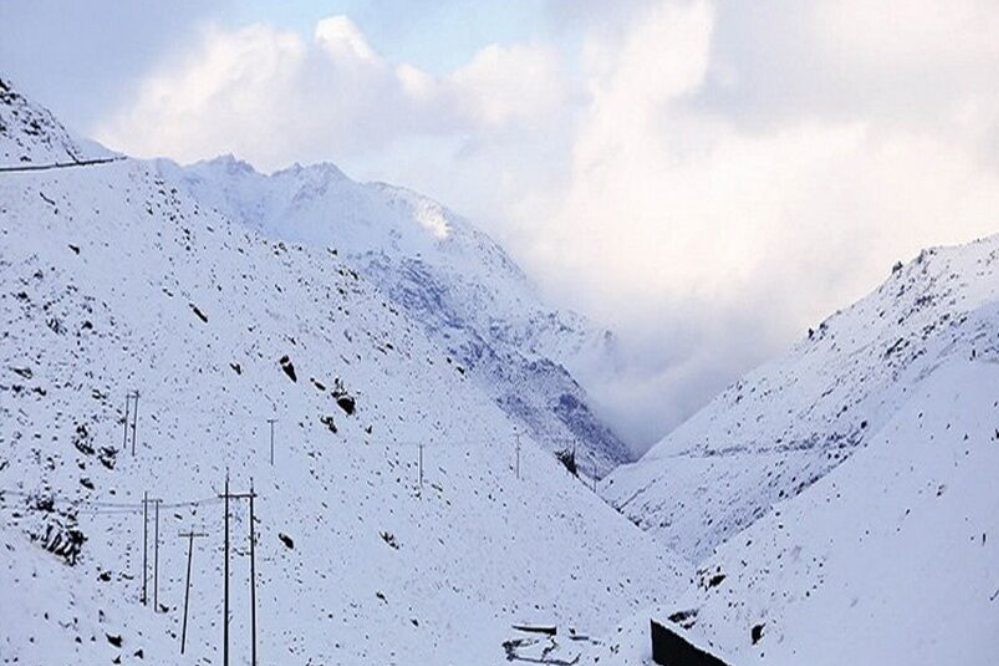 ادامه بارش باران و برف در ارتفاعات تهران /بازگشت آلودگی از دوشنبه