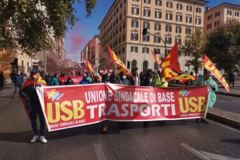 اعتصاب سراسری در ایتالیا؛ ، حمل‌ونقل عمومی متوقف شد