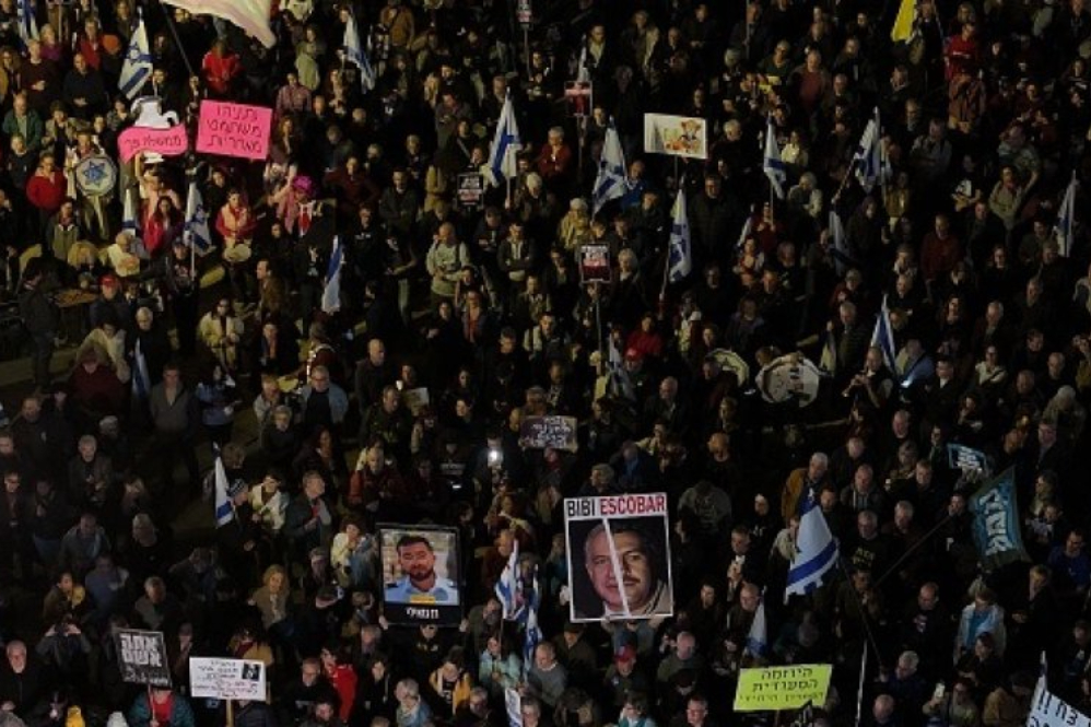 אסירים ישראלים ששוחררו על ידי חמאס קוראים להקמת ועדת חקירה ולהתפטרותו של נתניהו.