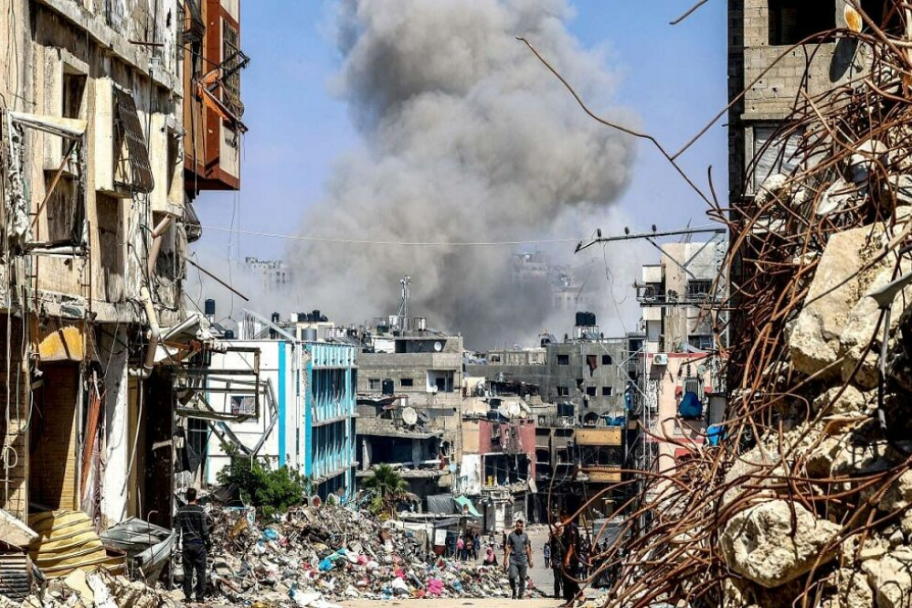 ادامه حملات هوایی و زمینی رژیم صهیونیستی به غزه و کرانه باختری