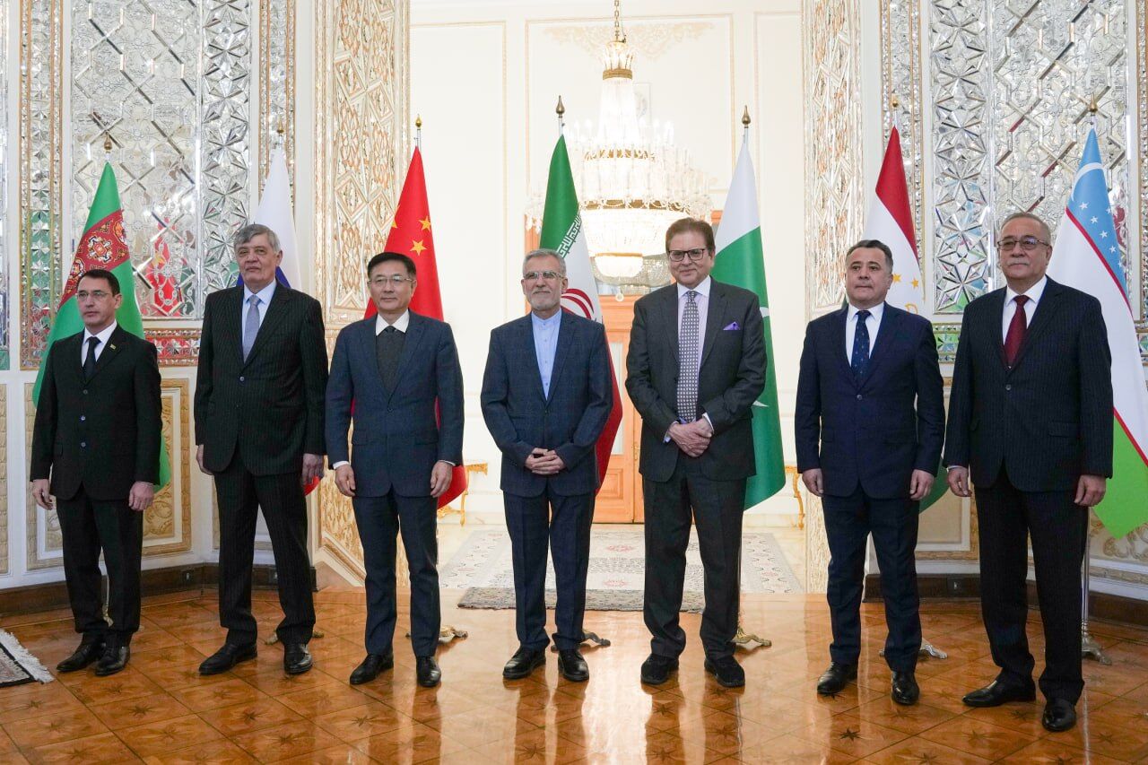 Afghanistan neighbors oppose foreign intervention, urge lifting sanctions at Tehran summit