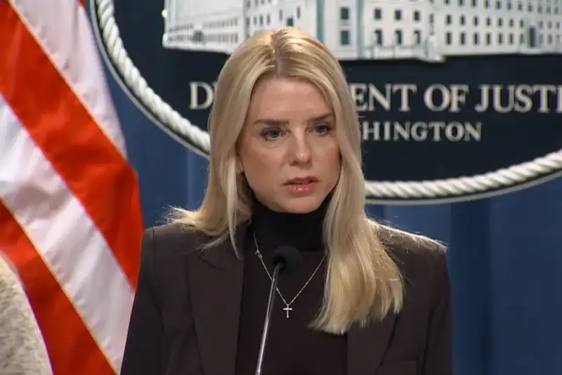 دادستان کل آمریکا از خنثی‌سازی طرح بمب‌گذاری در کالیفرنیا خبر داد