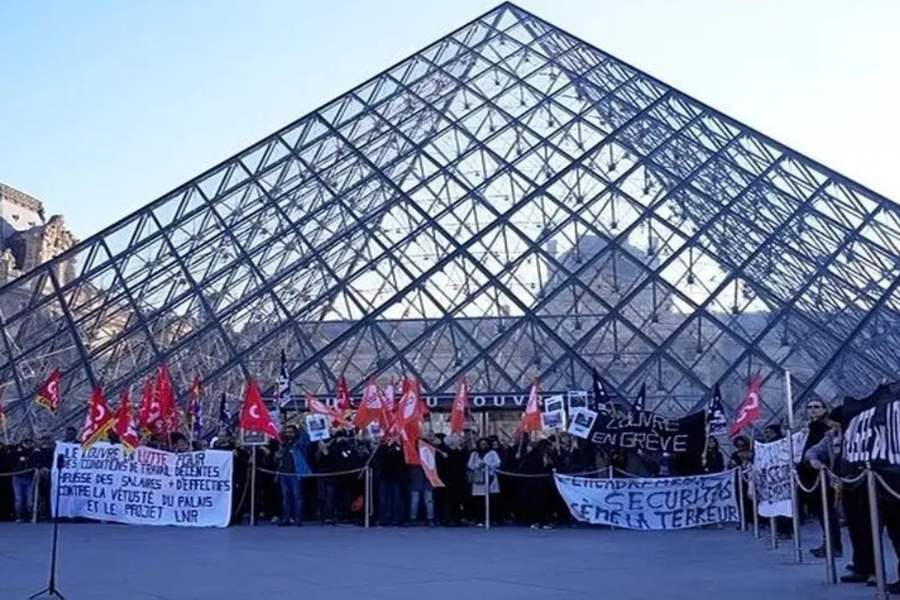 موزه «لوور» تعطیل شد