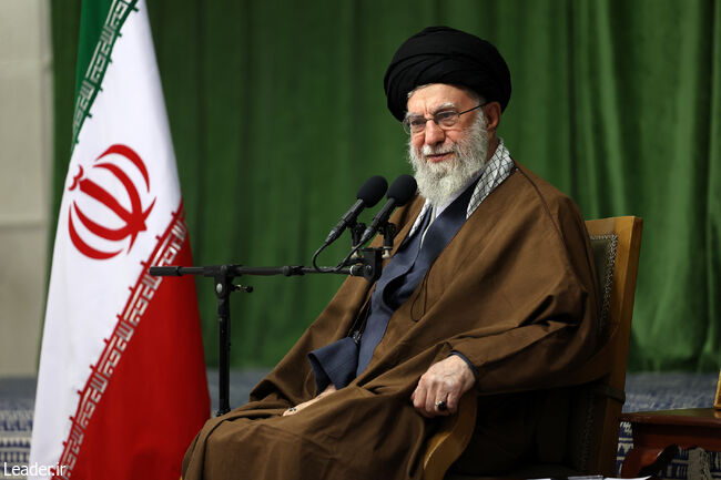 گزارش تصویری | دیدار دست‌اندرکاران کنگره بزرگداشت شهدای استان البرز با رهبر انقلاب