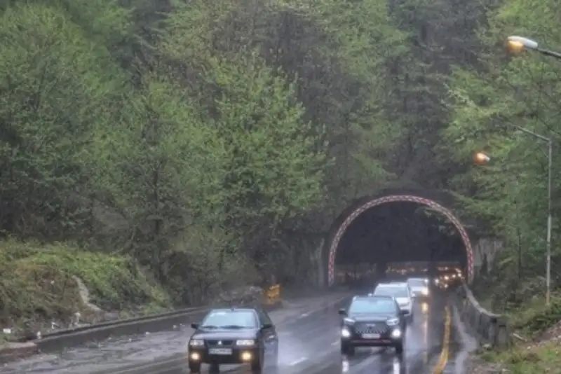 بارش برف و باران در جاده‌های 24 استان