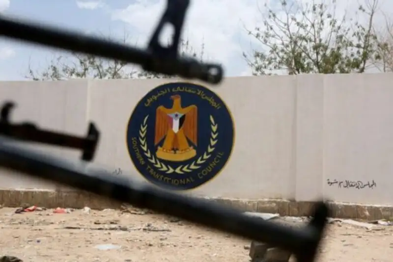 تجمع 20 هزار نیروهای مورد حمایت عربستان در مرز یمن