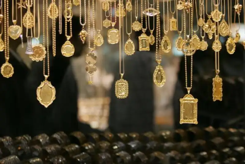 بازار طلا به سمت خریدهای خرد رفت/ هشدار نسبت به تبعات مسدودسازی حساب فعالان صنف
