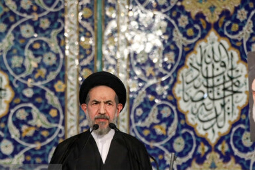 Senior cleric hails growth in Iran non-oil exports since rev.