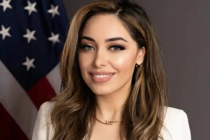 یک آمریکایی ایرانی‌تبار دستیار وزیر خارجه شد