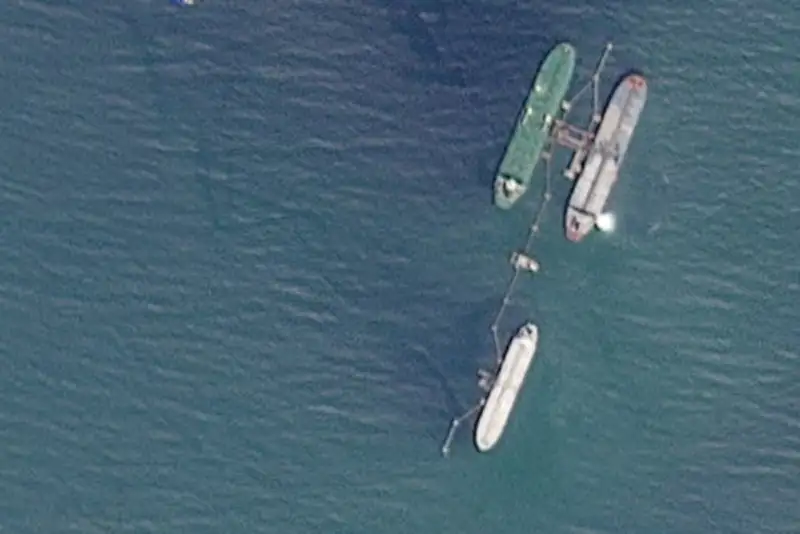 رویترز خبر داد: آمریکا کشتی تحریم شده ونزوئلا را توقیف کرد