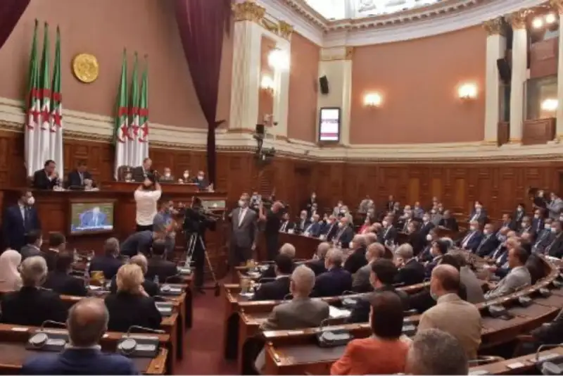 پارلمان الجزایر  طرح جرم‌انگاری استعمار فرانسه را بررسی کرد