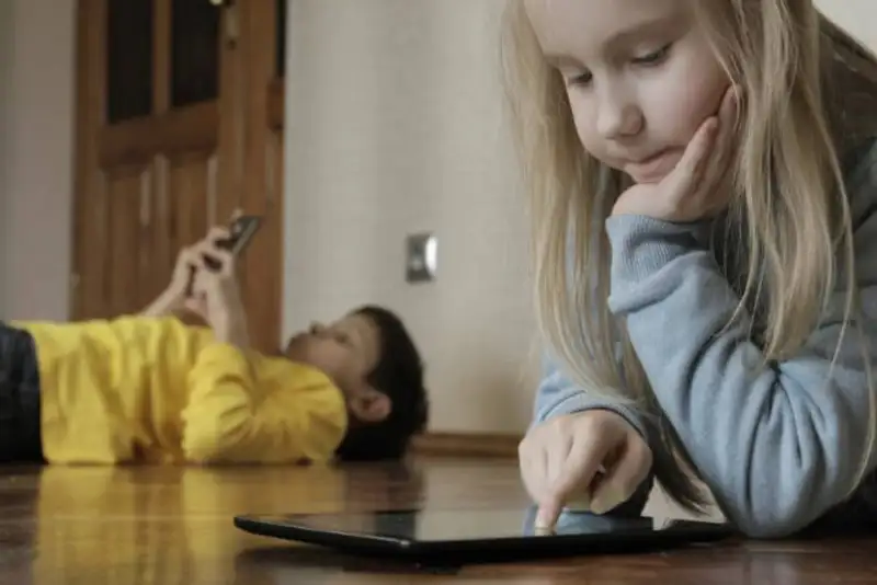 سوئیس به دنبال قانون ممنوعیت شبکه‌های اجتماعی برای کودکان