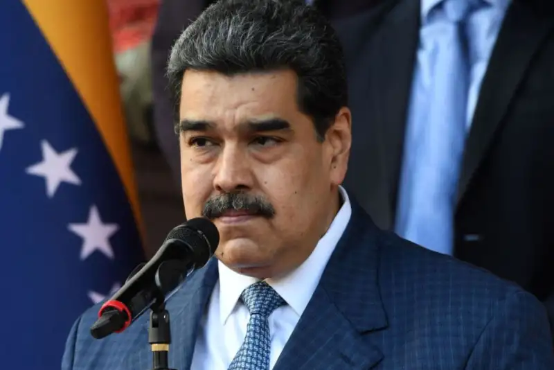 مادورو: آماده دفاع، اما در مسیر صلح هستیم