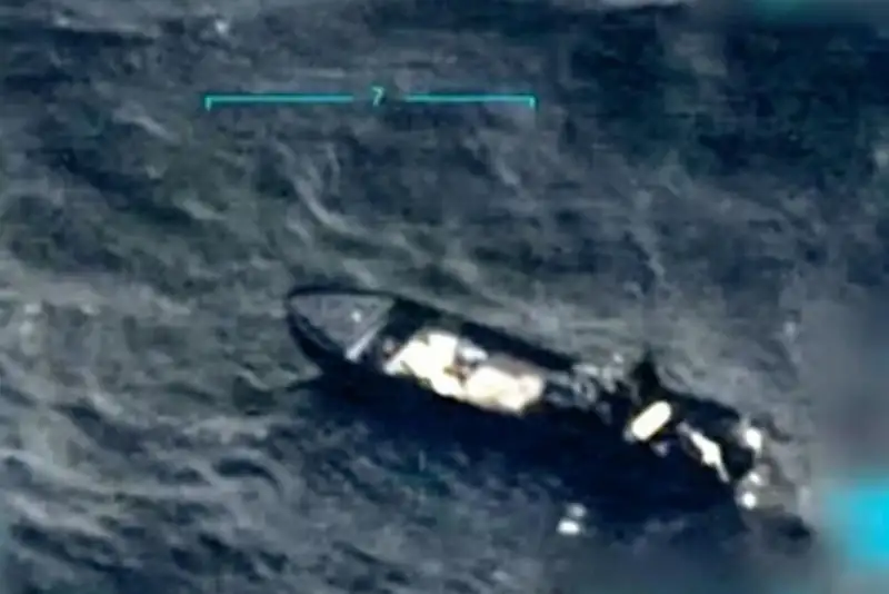 حمله دوباره ارتش آمریکا به یک شناور در اقیانوس آرام