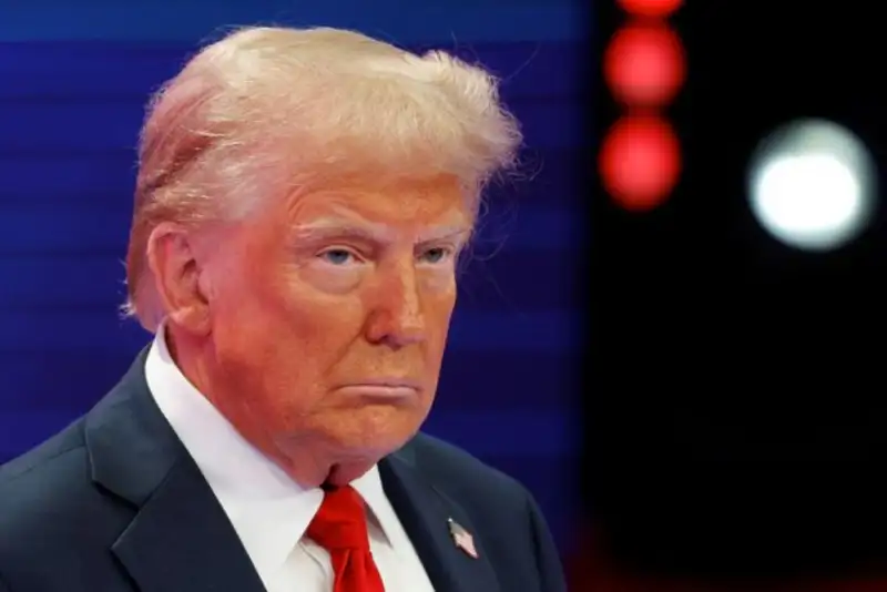 مقام آمریکایی: ترامپ روش دیپلماتیک را در قبال ایران برگزیده است