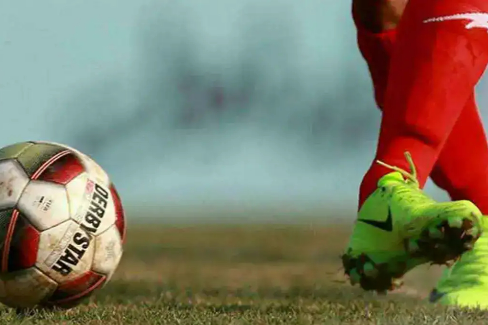 تمرین و مسابقه فوتبال در تهران تعطیل شد