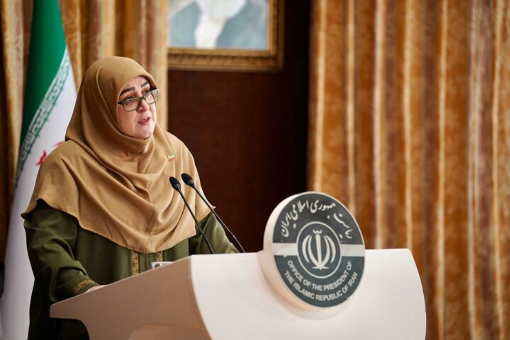 مهاجراني: ستزداد قدرة إنتاج الطاقة الشمسية في البلاد إلى 11000 ميغاواط بحلول عشرة الفجر