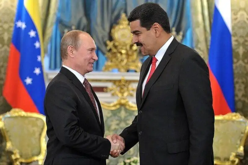پوتین به مادورو: روسیه کنار شما ایستاده است