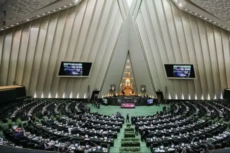 هشدار 165 نماینده مجلس: مسیر فعلی ارز، اقتصاد را به بن‌بست می‌برد