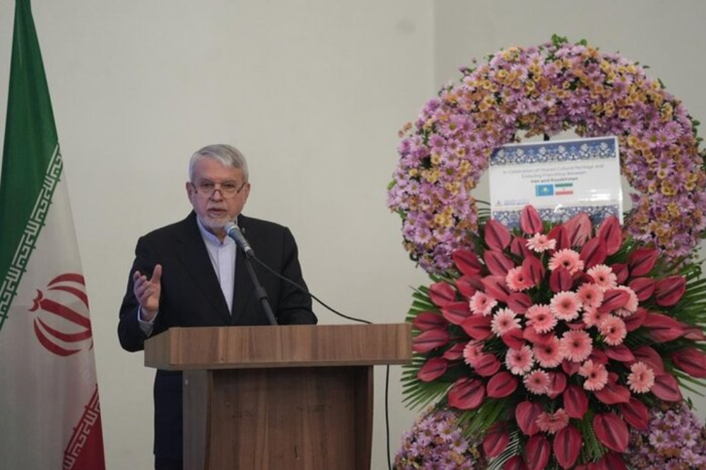 خبر وزیر میراث فرهنگی از راه‌اندازی خطوط کروز با کشورهای حاشیه خلیج فارس و عمان