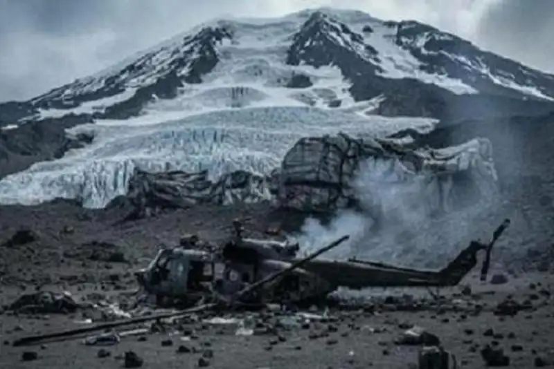 5 کشته در سقوط بالگرد امداد در کوه کلیمانجارو