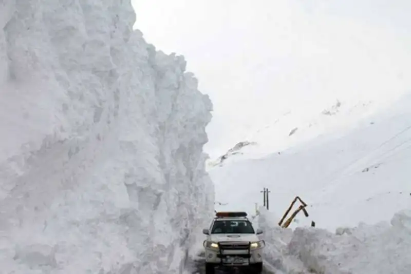 ریزش مرگبار  بهمن در روستای آلواتان میرآباد