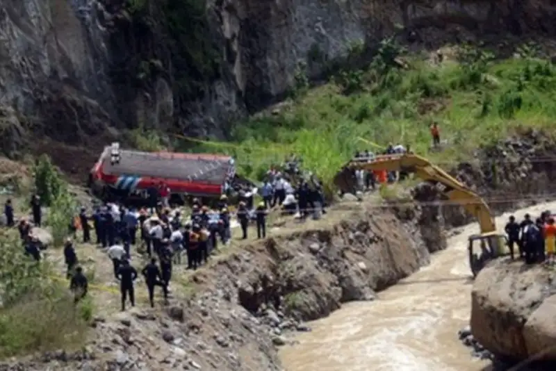 سقوط اتوبوس در گواتمالا 15 قربانی گرفت