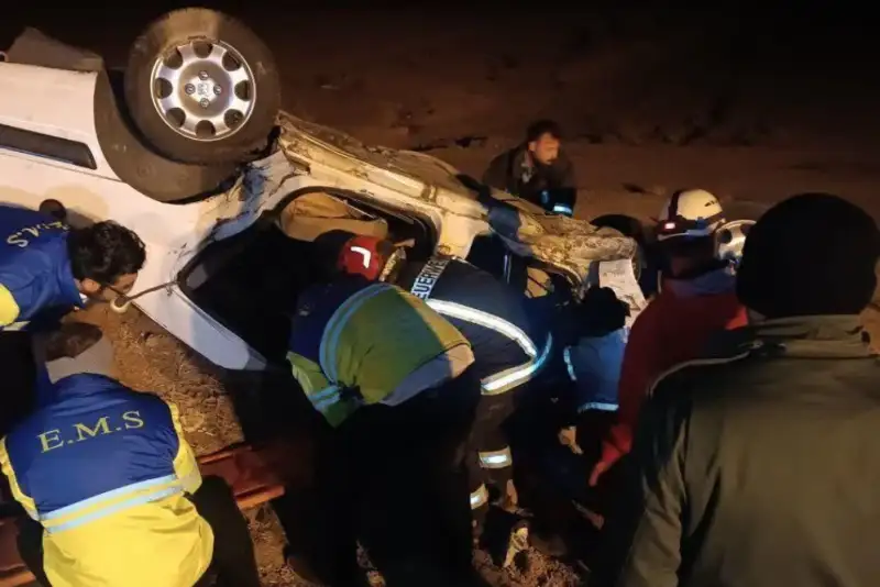 3 کشته و مجروح در واژگونی خودرو پژو پارس