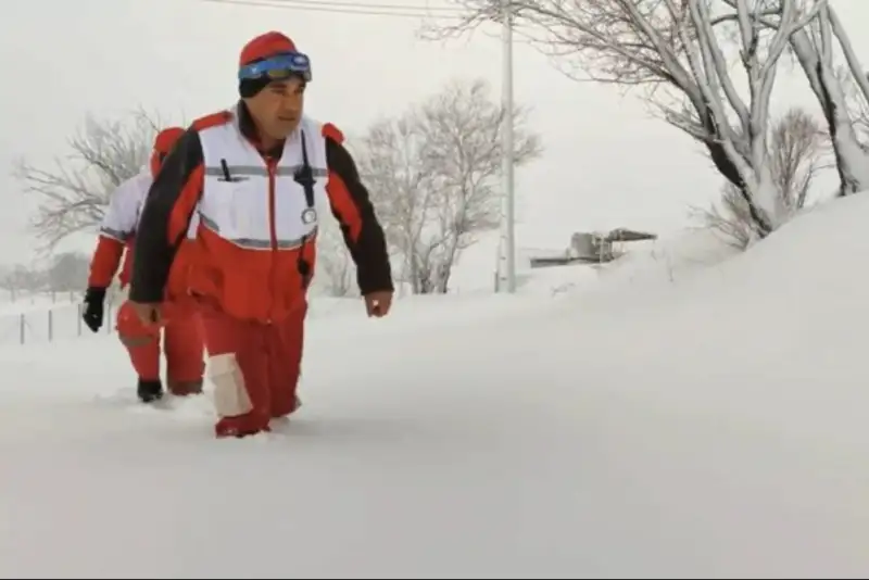 گرفتاری 14 نفر در کوهستان‌های برفی سردشت