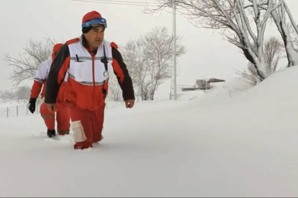 گرفتاری 14 نفر در کوهستان‌های برفی سردشت