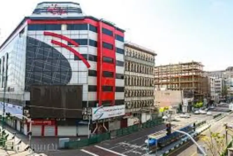 تجمع کسبه پاساژ علاءالدین در اعتراض به بی‌ثباتی قیمت ارز