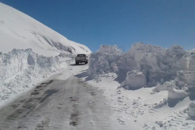 کولاک گردنه‌های چری و شاه‌منصوری را بست