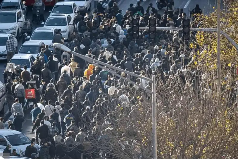 گزارش خبری از تجمع امروز خیابان لاله‌زار و مرکز تهران
