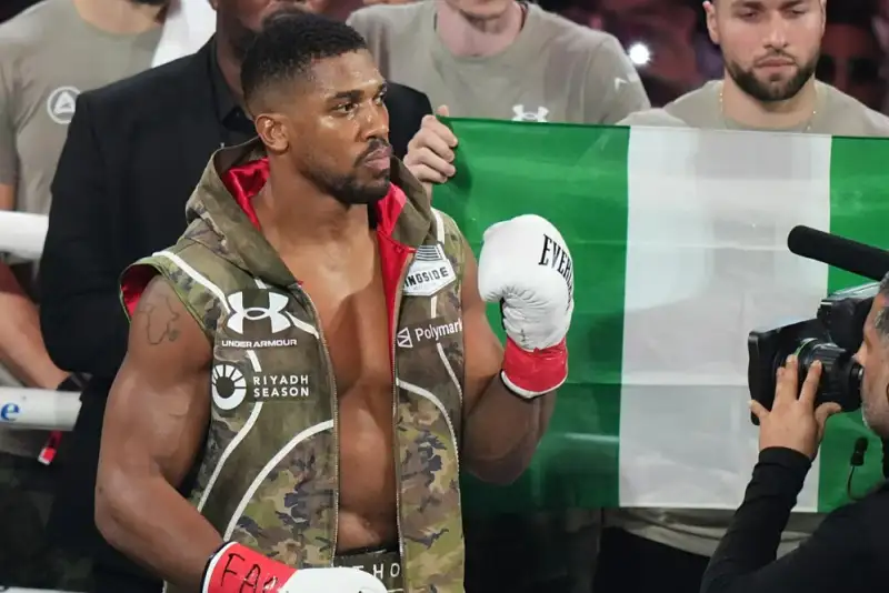 قهرمان بوکس جهان در سانحه رانندگی مجروح شد