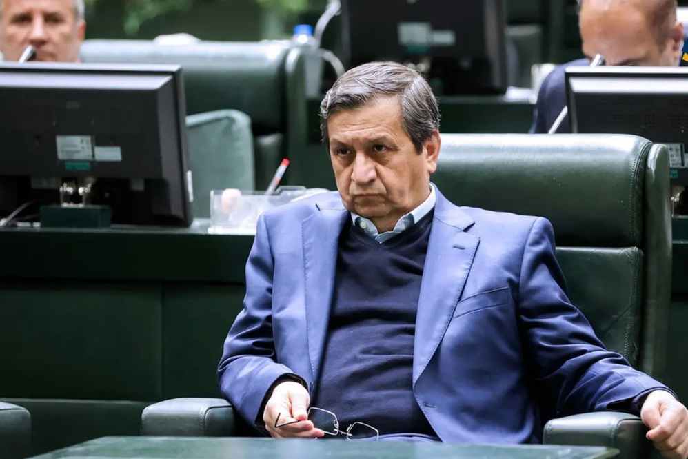 نامه 100 نماینده مجلس برای عدم به‌کارگیری همتی در بانک مرکزی