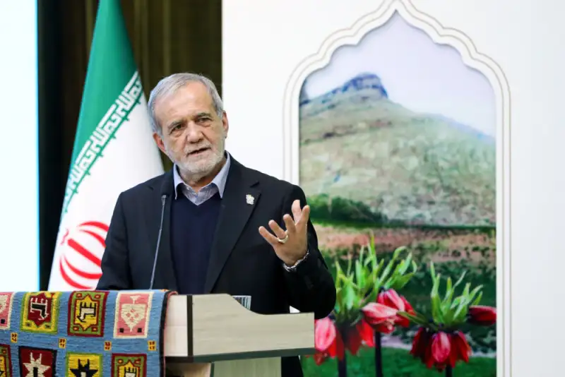 پزشکیان:اگر حرف حق را بپذیریم،جایی برای اختلاف نمی ماند/ دلار 28 و 70 هزار تومانی رانت است