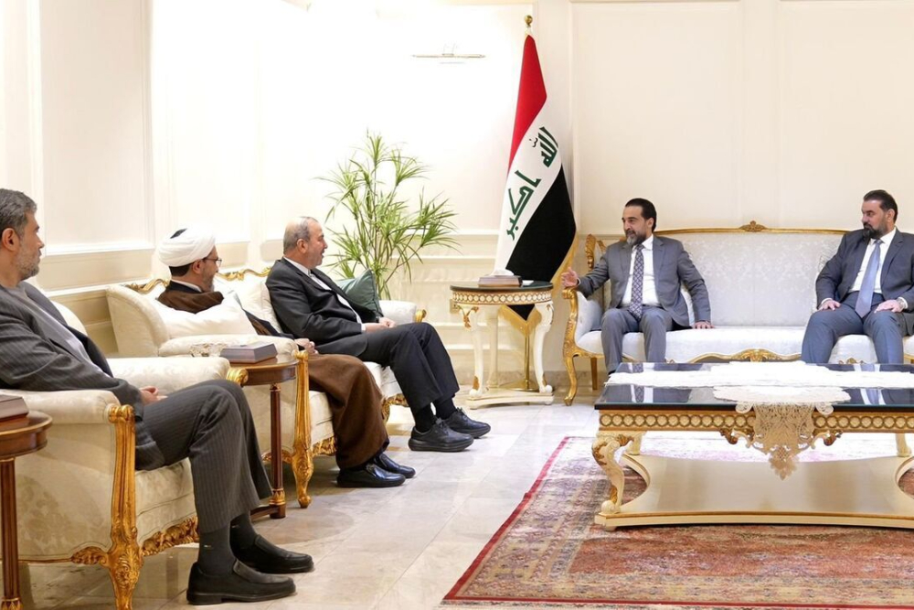السفير الايراني يبحث مع رئيس مجلس النواب العراقي العلاقات الثنائية بين البلدين