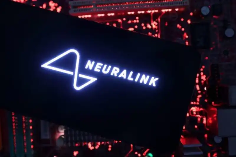 تولید انبوه دستگاه‌های رابط مغز و رایانه توسط شرکت ایلان ماسک