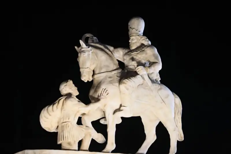 جانمایی مجسمه جنجالی «شکست والرین» در مهرآباد