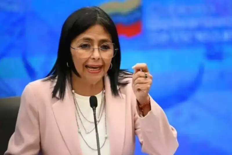 حمایت وزیر دفاع ونزوئلا از رئیس‌جمهور موقت