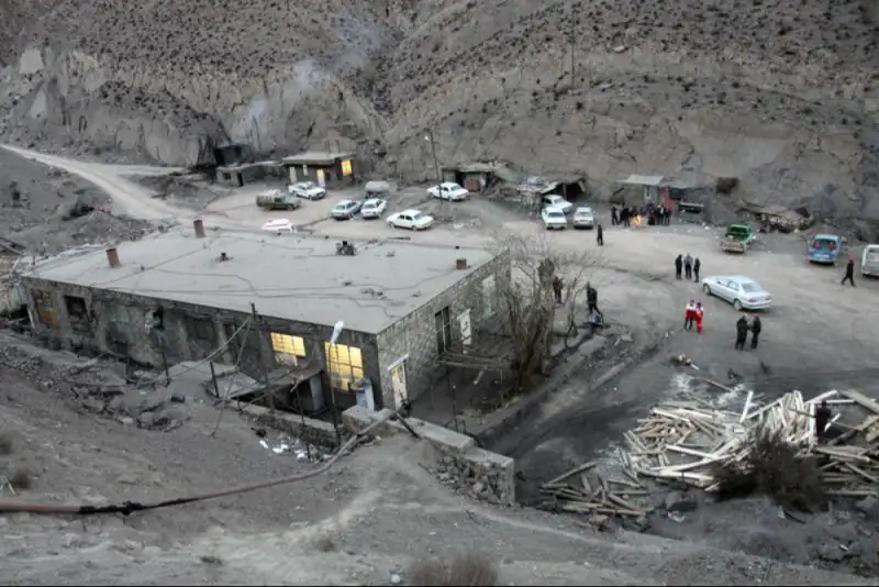 معدن خمرود زرند قربانی گرفت