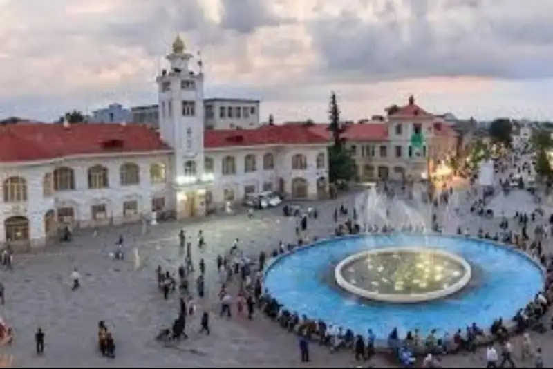 تجمع  آرام صنفی بازاریان رشت در میدان شهرداری پایان یافت