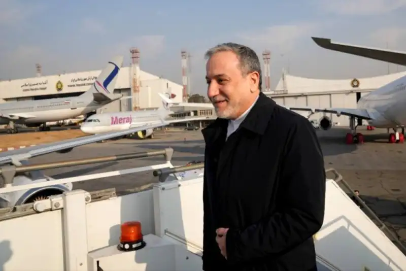 عراقچی راهی لبنان شد