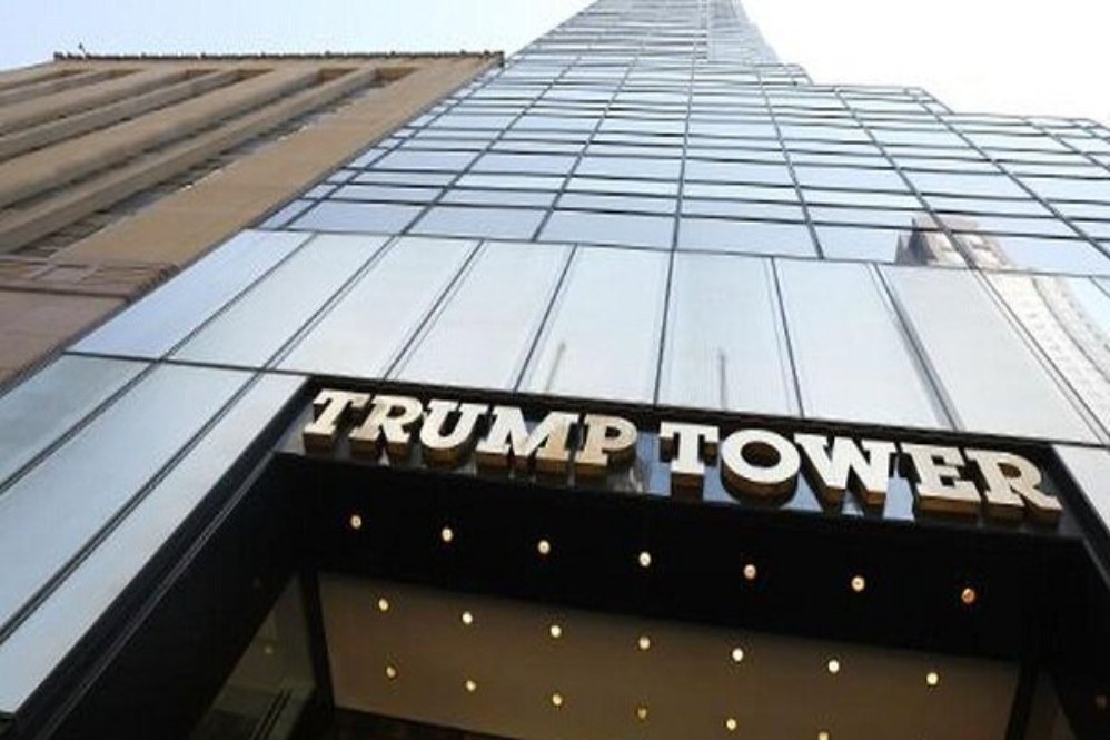 هزاران معترض مقابل برج ترامپ تجمع کردند